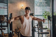 凉山肌肉男模(肌肉男模板)