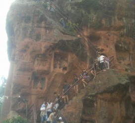 凉山乐山旅游攻略(乐山旅游攻略自由行路线推荐)