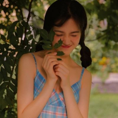 凉山伴游女生柳如烟的资料