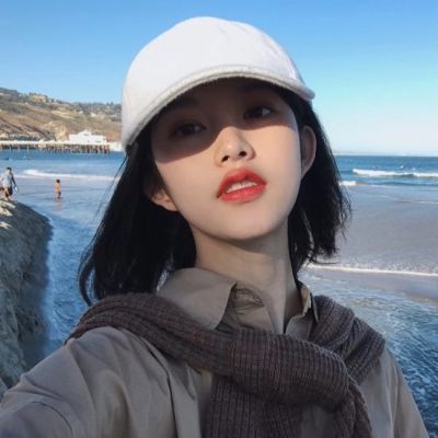 凉山伴游女生云飞扬的资料