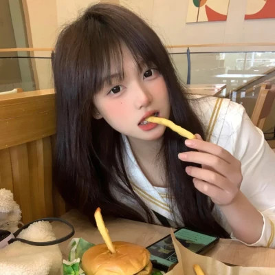 凉山伴游女生李欣怡的资料
