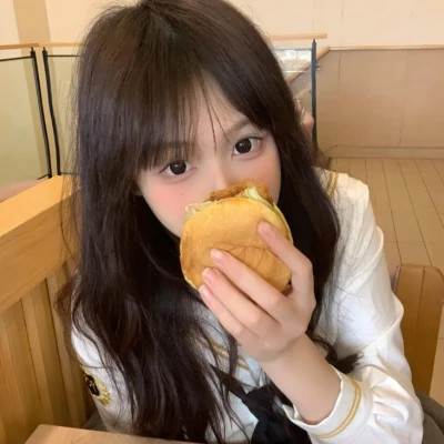 凉山伴游女生李心怡的资料