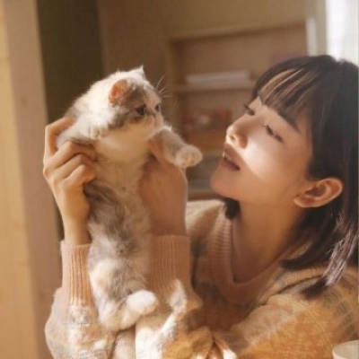 凉山伴游女生邓珊珊的资料