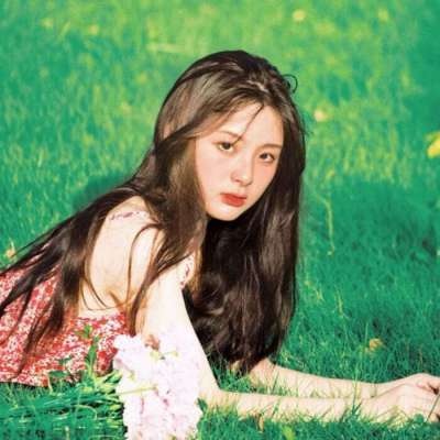 凉山伴游女生谢珞欣的资料