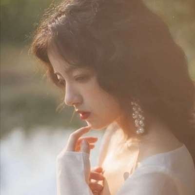 凉山伴游女生雷花蕊的资料