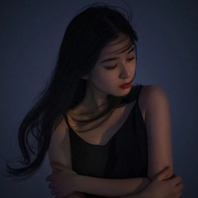 凉山伴游女生谢悦悦的资料