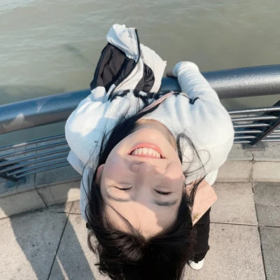 凉山伴游女生李琳洁的资料