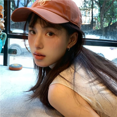 凉山伴游女生杨梦研的资料