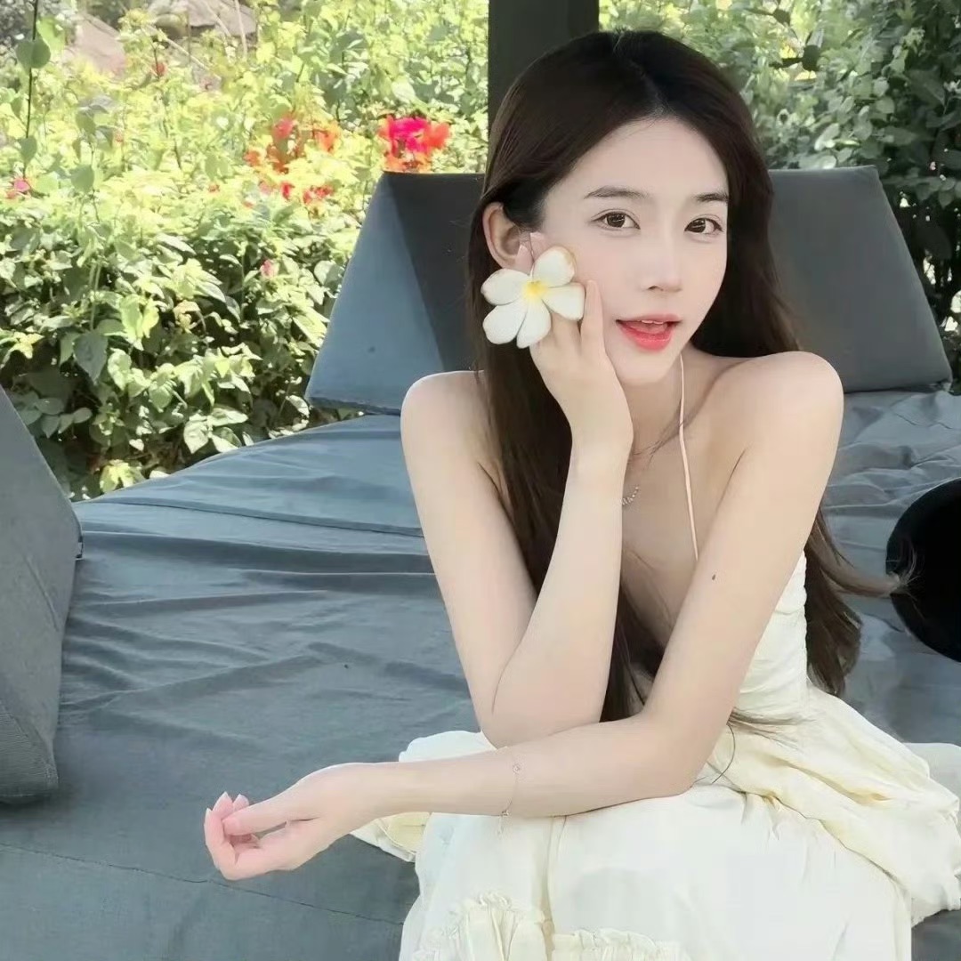 凉山伴游女生Claire的资料