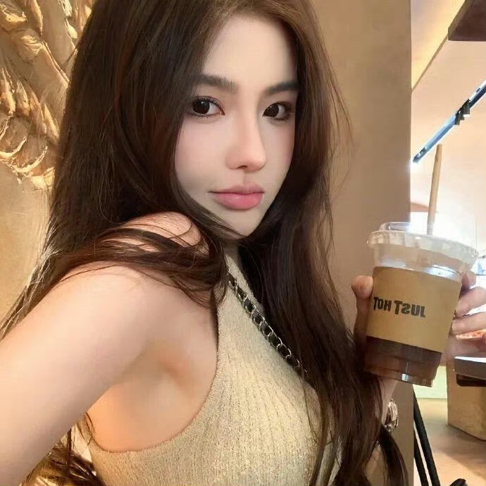 凉山伴游女生阿丽米热·艾美尔的资料