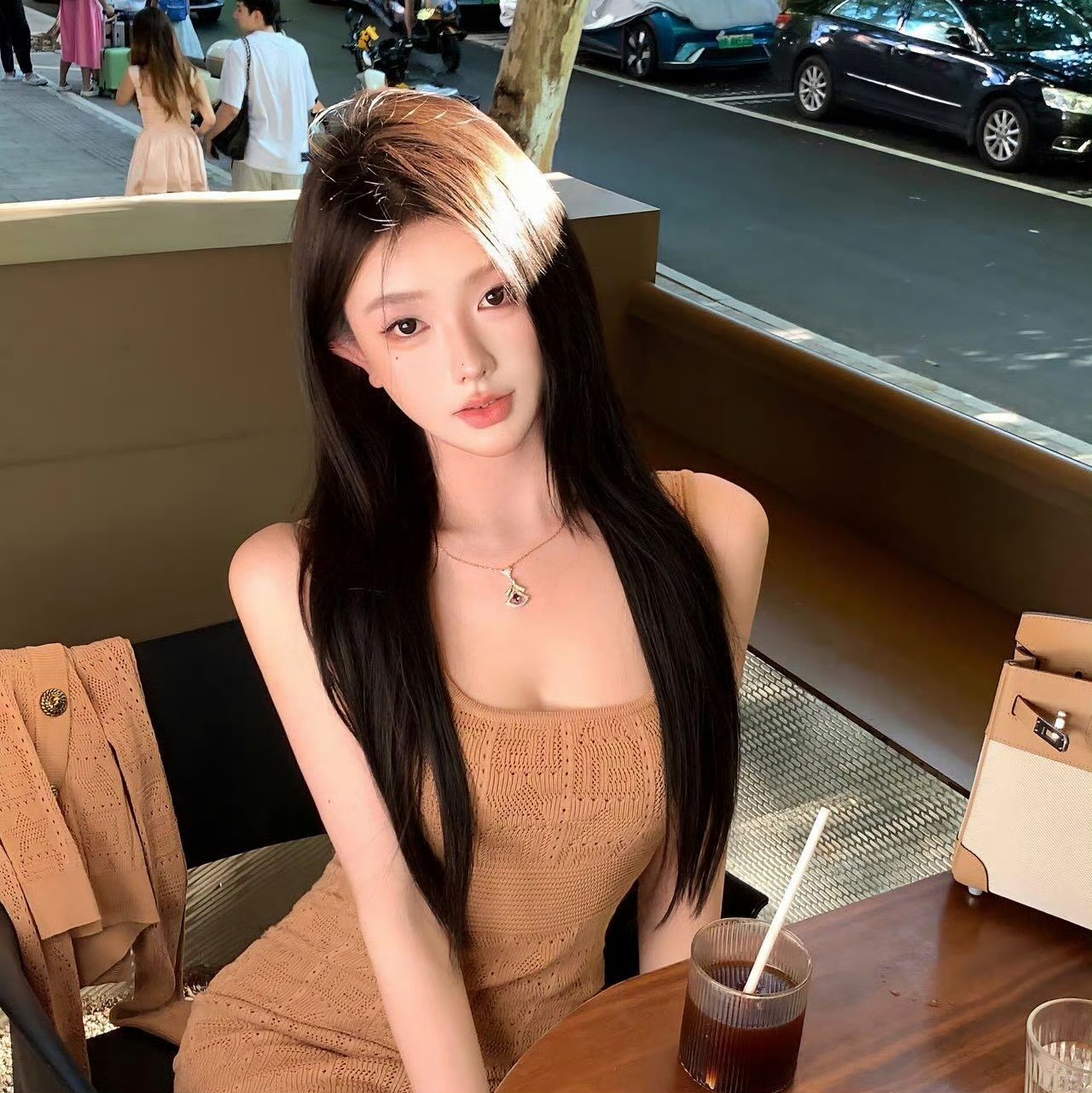 凉山伴游女生苏樱樱的资料