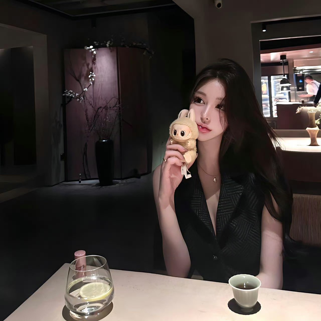 凉山伴游女生范甜甜的资料