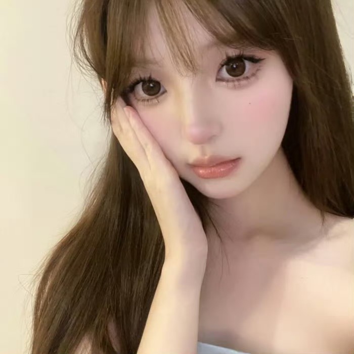 凉山伴游女生星晚的资料