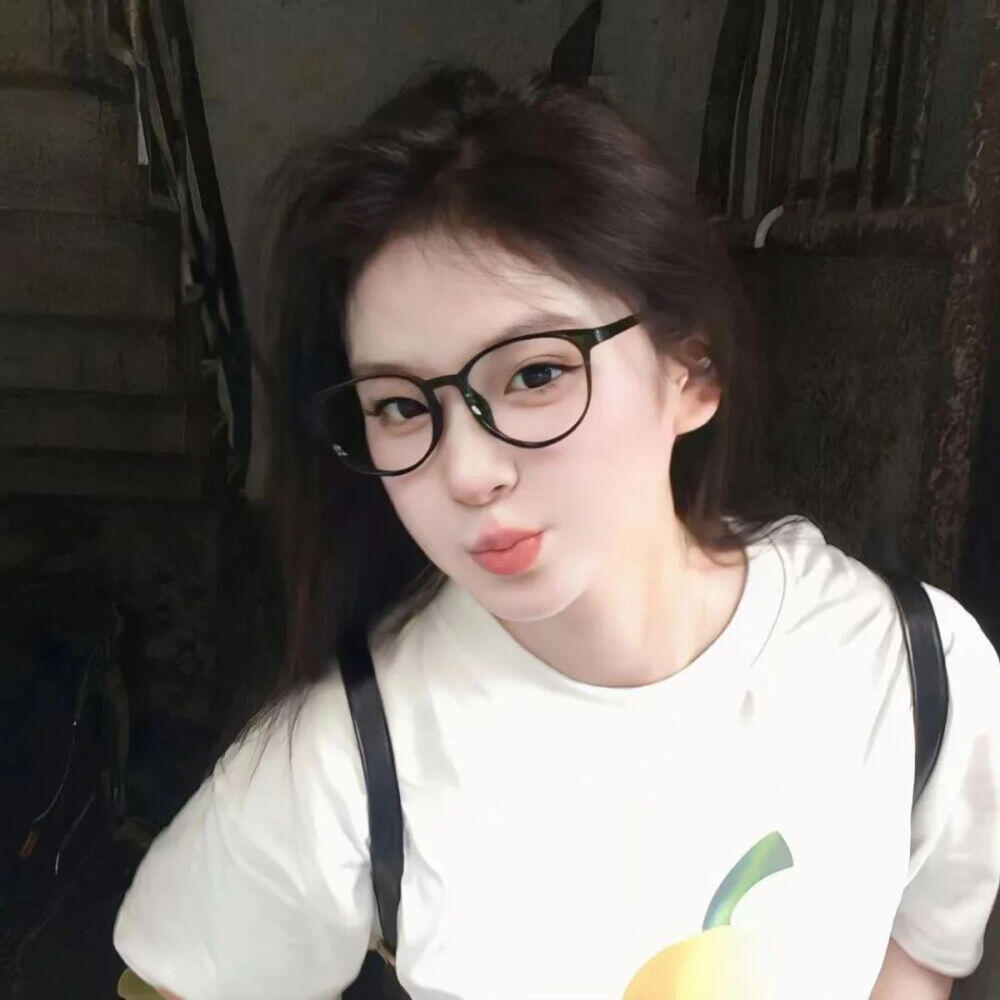凉山伴游女生桃桃的资料