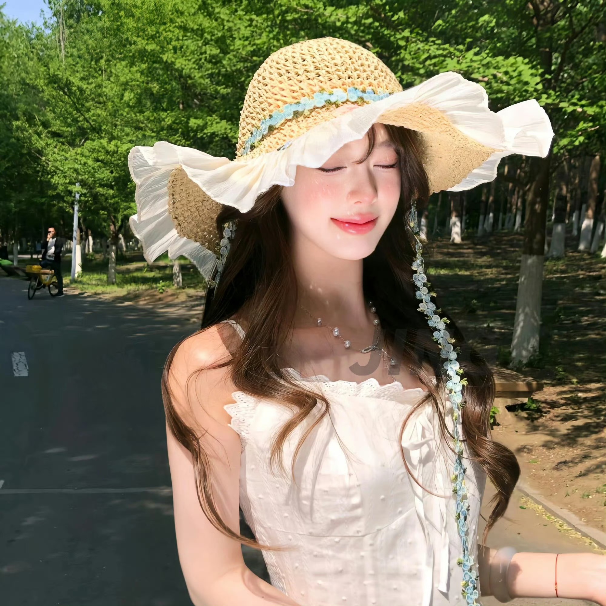 凉山伴游女生许曼姿的资料