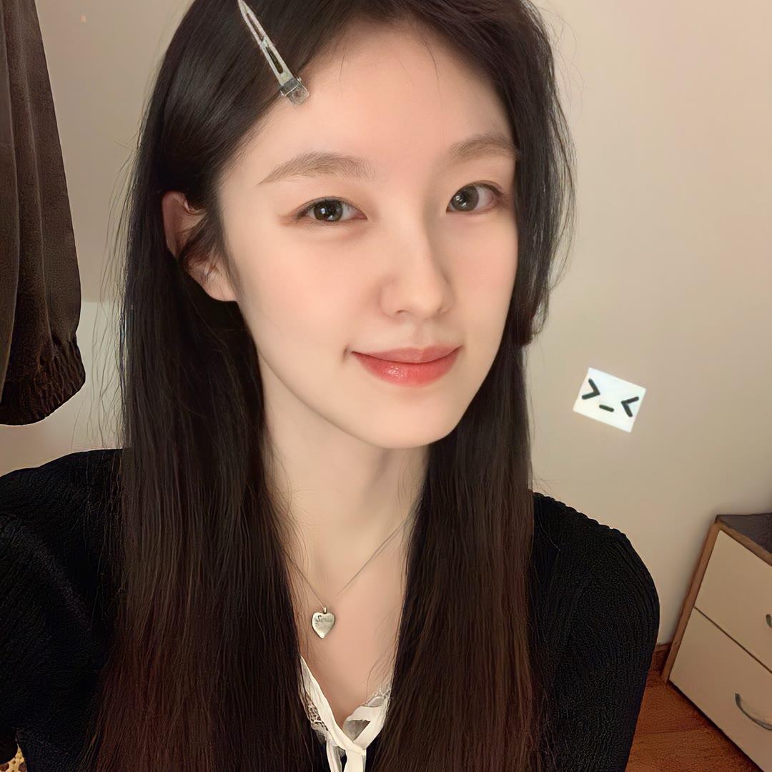 凉山伴游女生阮星禾的资料