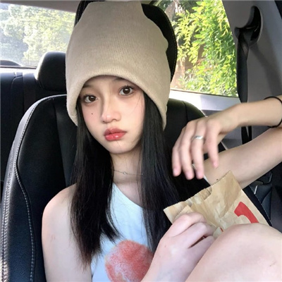 凉山伴游女生乙傲薇的资料