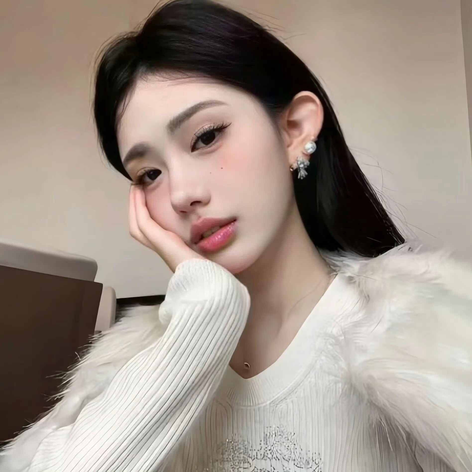 凉山伴游女生沈梦蝶的资料