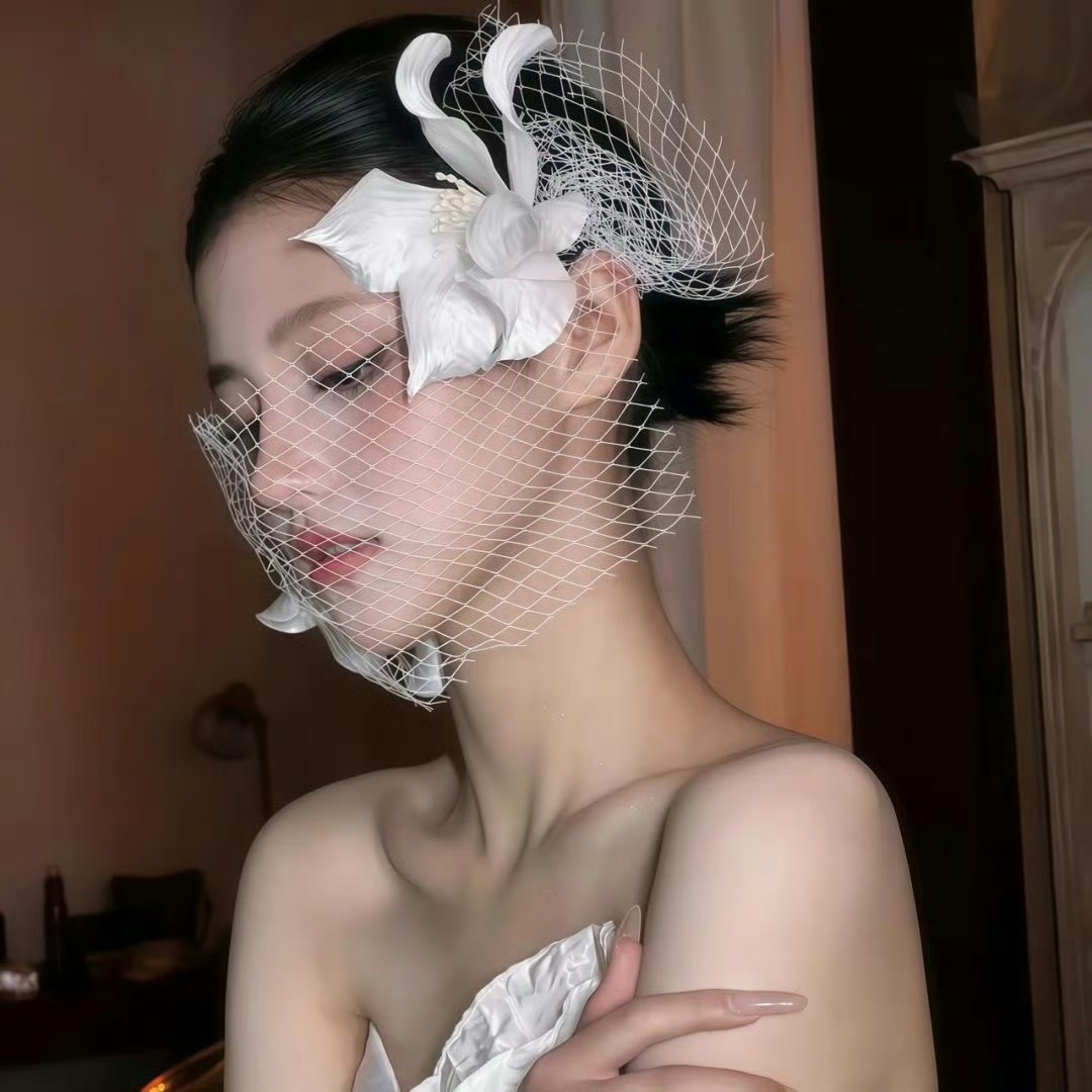 凉山伴游女生唐雅柔的资料