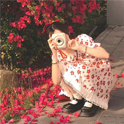 凉山伴游女生镇凝莲