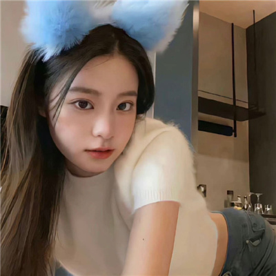 凉山伴游女生苦霞辉