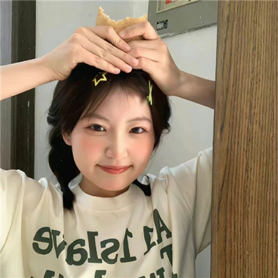 凉山伴游女生蒯慧雅