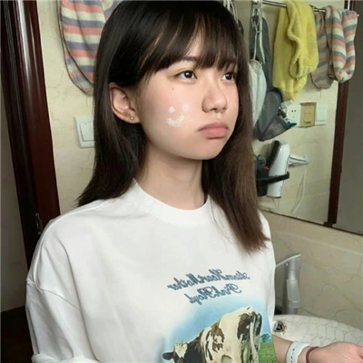 凉山伴游女生邝易云