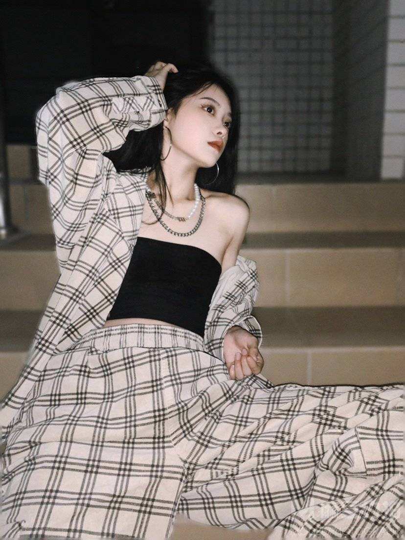 兼职摄影模特(哪里能够找兼职模特摄影)