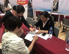 上海伴游雇用苗姐曲招(境外返沪人员最新规定上海发布)